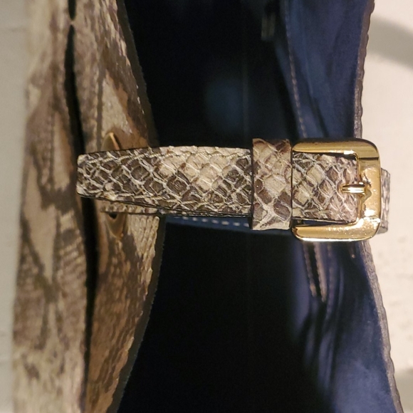 Italian Gen Leather Python Print Large Purse - Picture 11 of 16